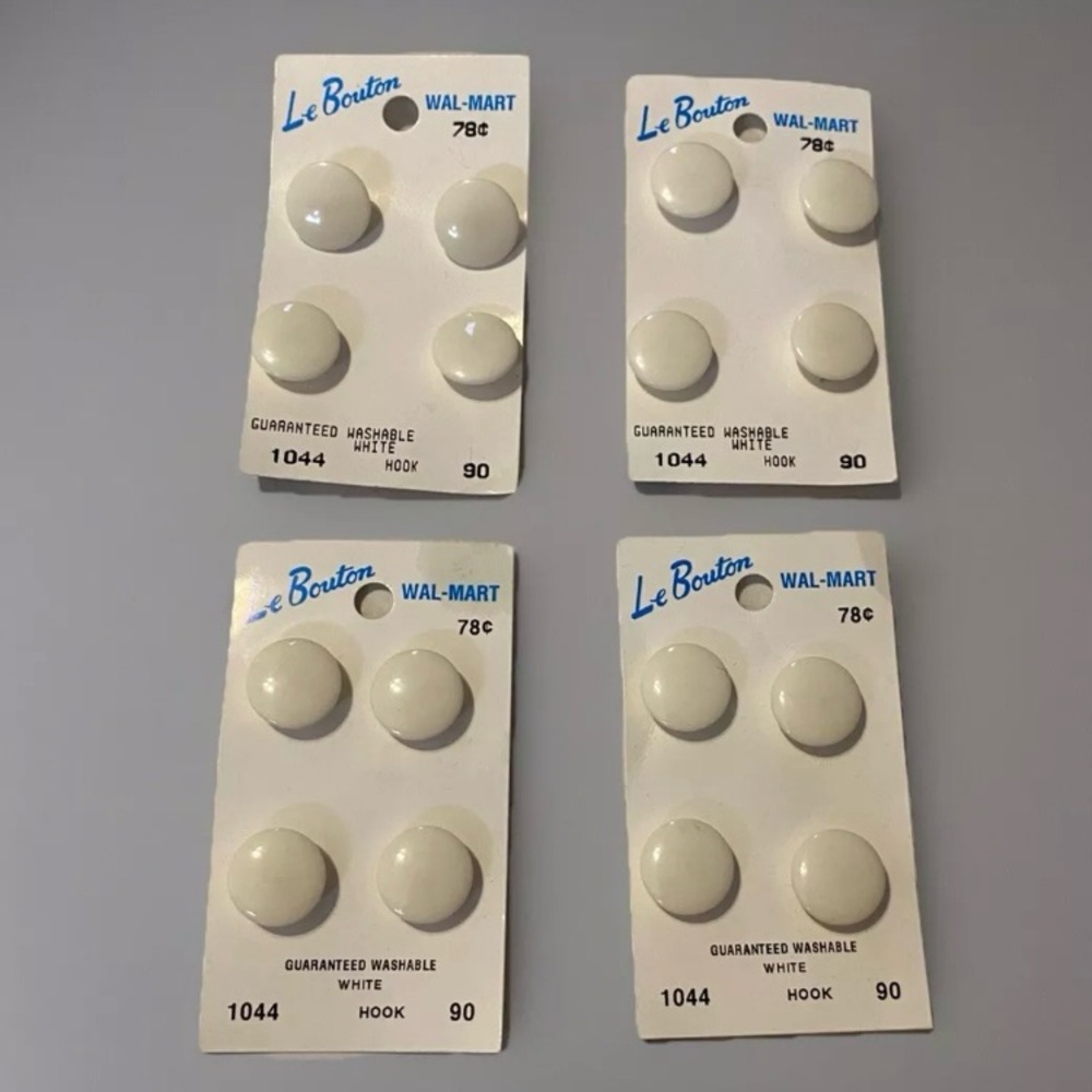 Le Bouton 4 pack size 5/8 (16MM) washable white hook buttons NEW 1044